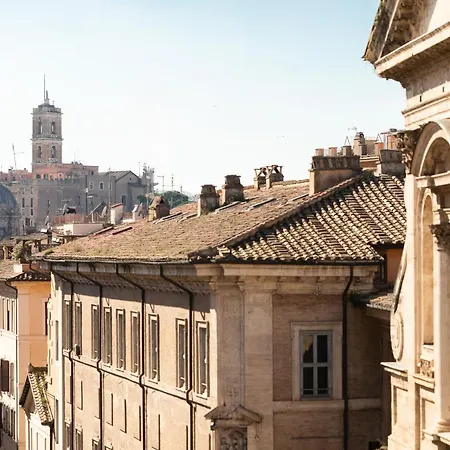 Casa Maestro, A Burghesius *