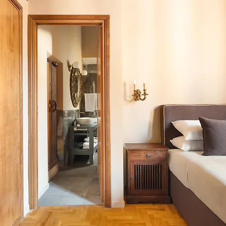 Casa Maestro, A Burghesius Rome