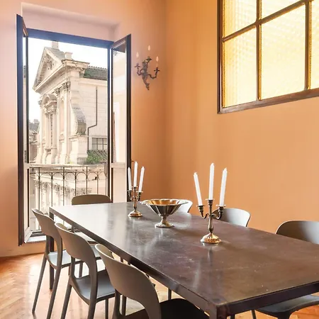 Casa Maestro, A Burghesius