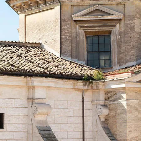 Casa Maestro, A Burghesius Rome